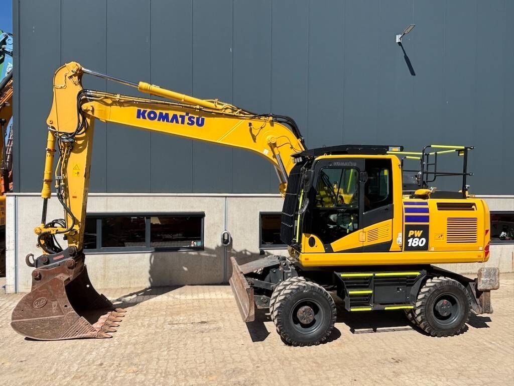 2022 Komatsu PW160 Wheel Excavator