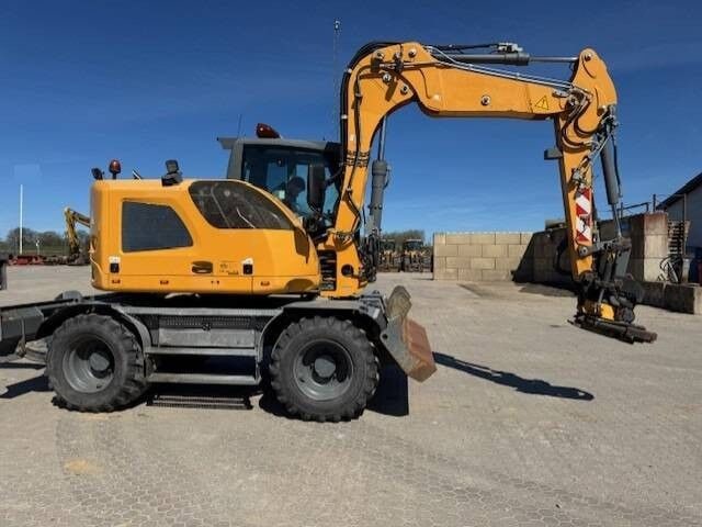 2016 Liebherr A910 COMPACT Wheel Excavator