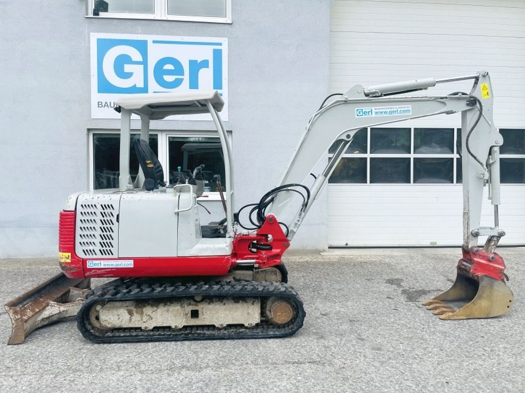2005 Takeuchi TB135 Mini Excavator