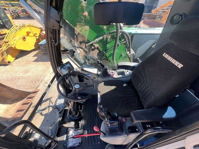 2017 Liebherr A914 Wheel Excavator