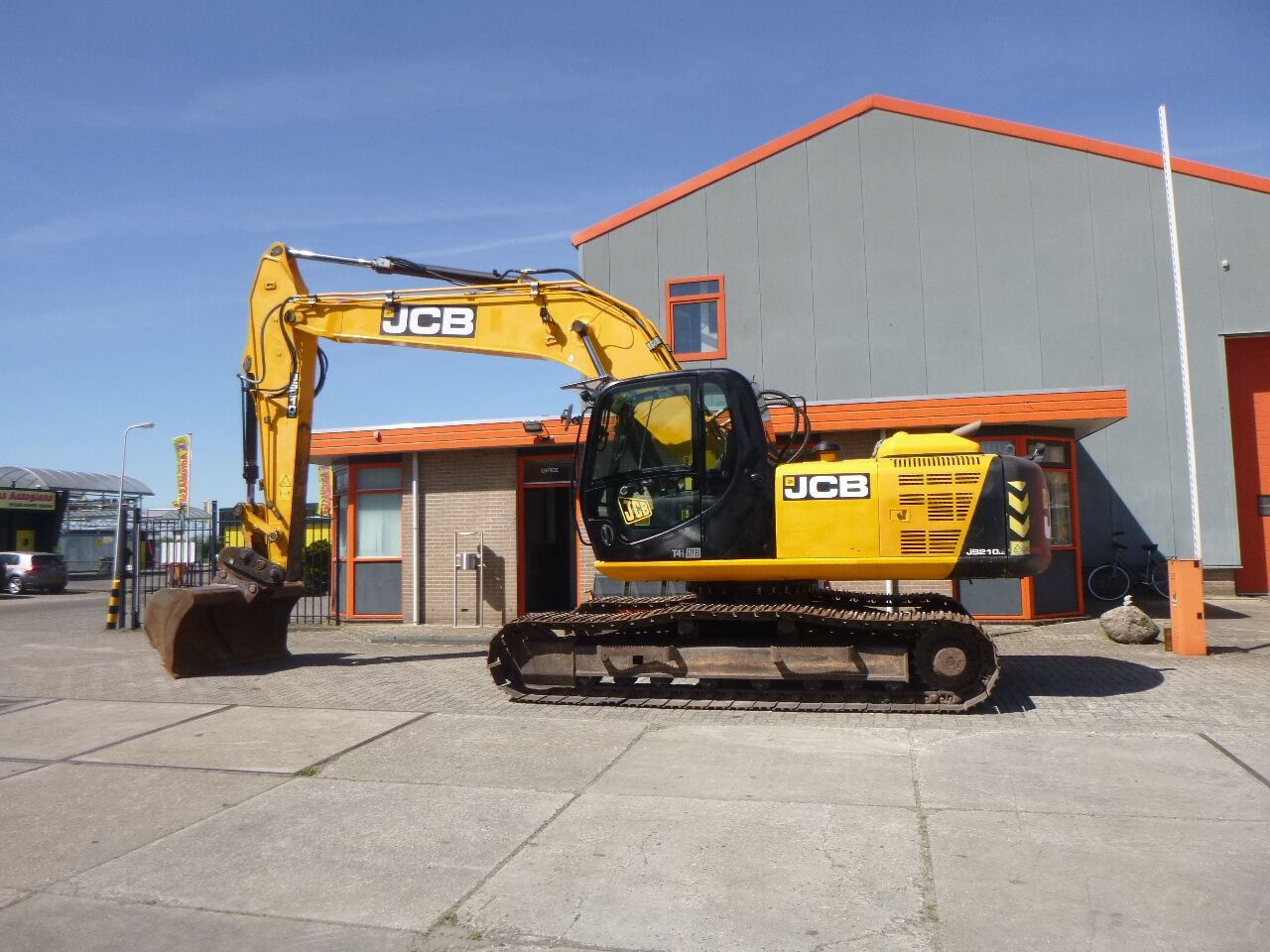 2015 JCB JS210LC Crawler Excavator