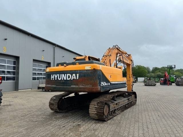 2011 Hyundai R250NLC-9 Crawler Excavator