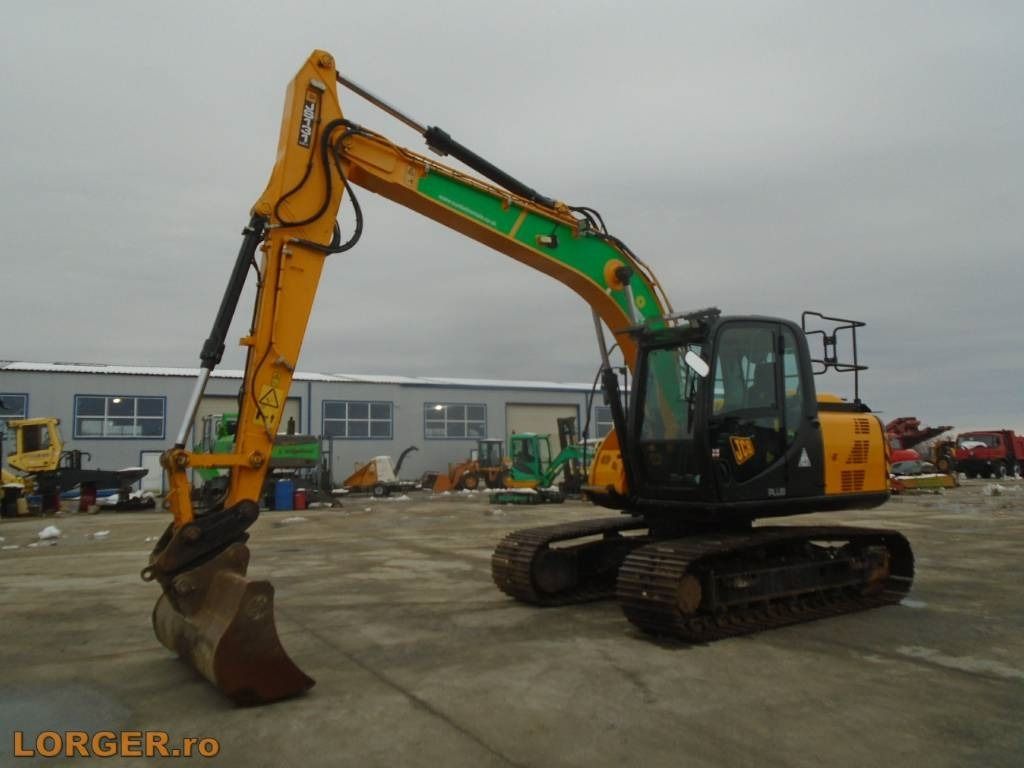 2018 JCB JS131LC Crawler Excavator