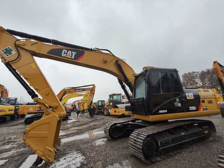 2016 Caterpillar 320D2 Crawler Excavator
