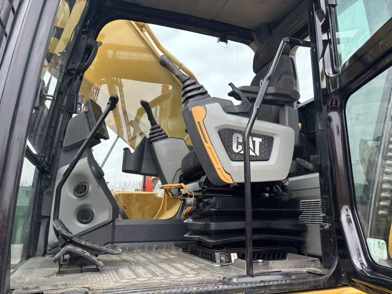 2023 Caterpillar 320GC Crawler Excavator