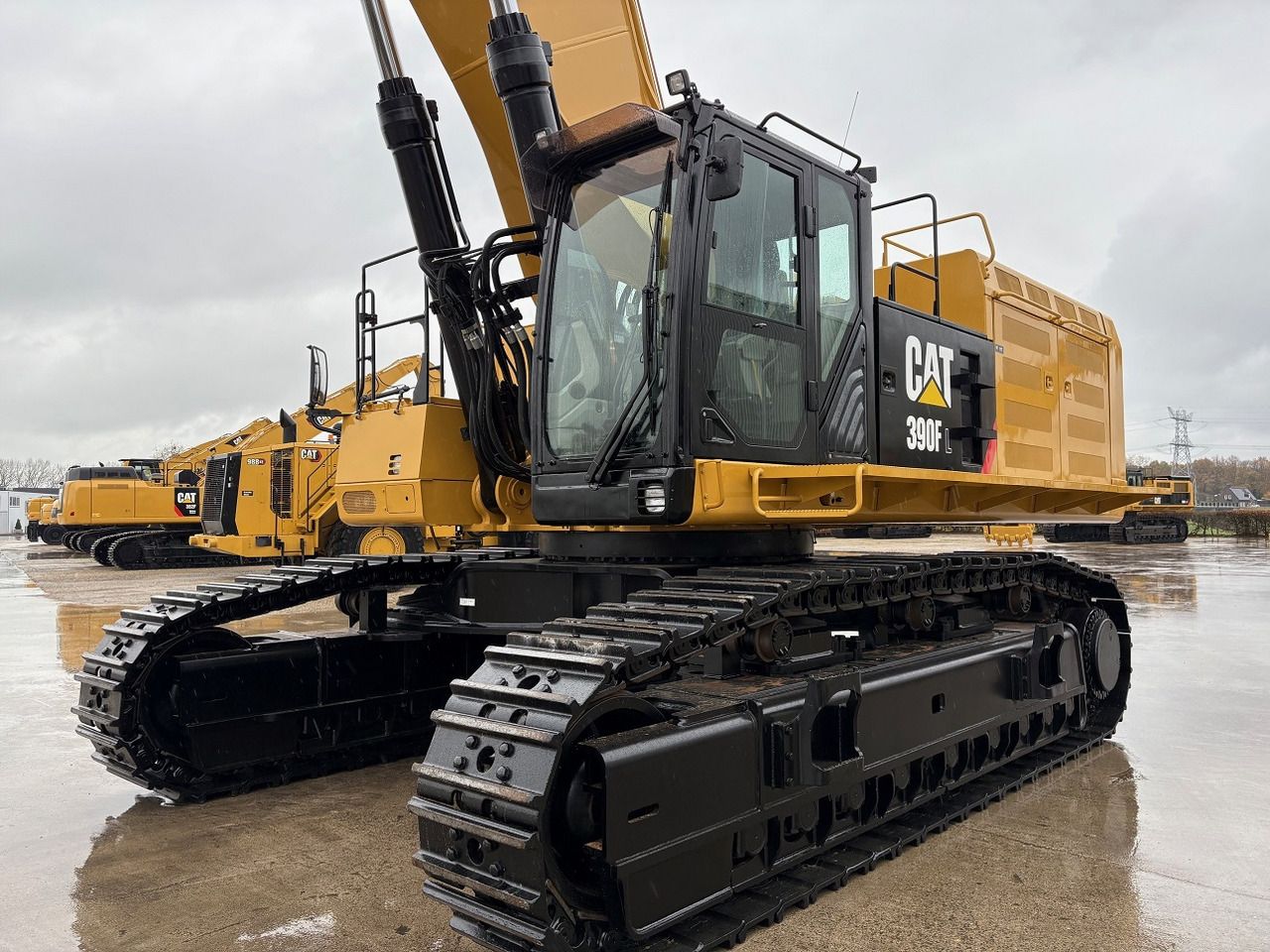 2020 Caterpillar 390F Crawler Excavator