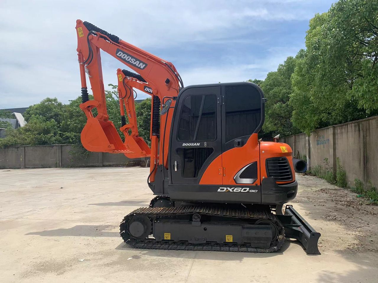 2022 Doosan DX60LC-9 Crawler Excavator