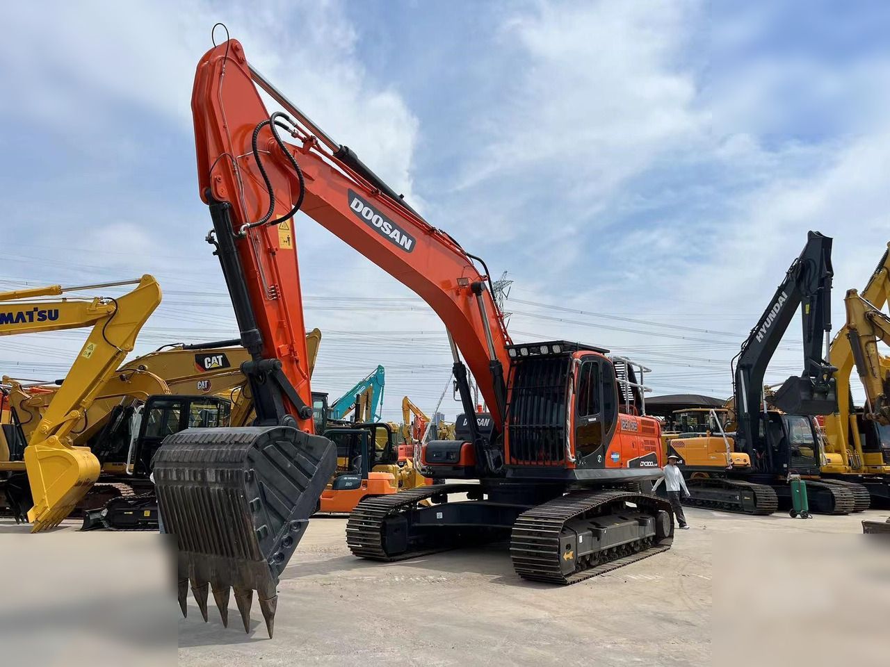 2020 Doosan DX300LC-9C Crawler Excavator