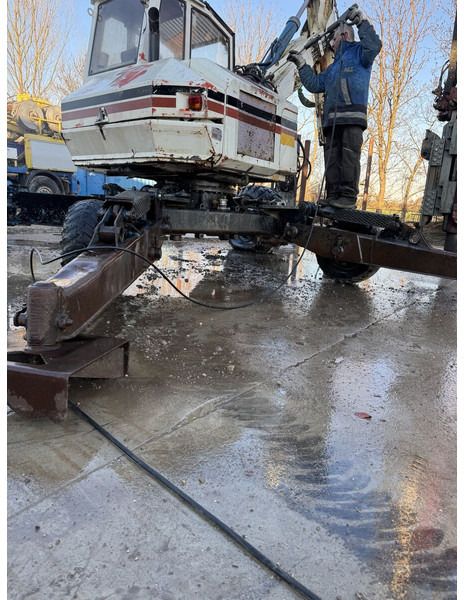 Kaiser X4M TURBOSTAR Walking Excavator
