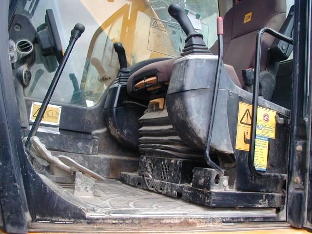 2015 JCB JS220LC Crawler Excavator