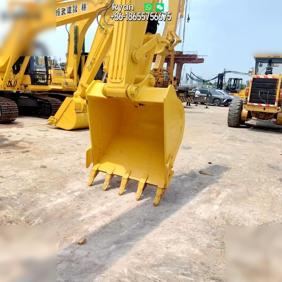 2022 Komatsu PC240LC-8 Crawler Excavator