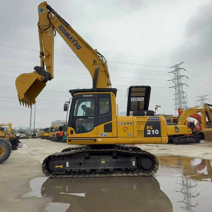 2011 Komatsu PC210-8 Crawler Excavator