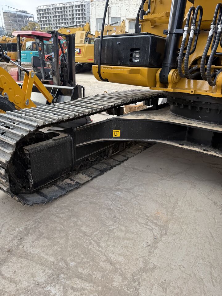 2025 Caterpillar 323D2L Crawler Excavator