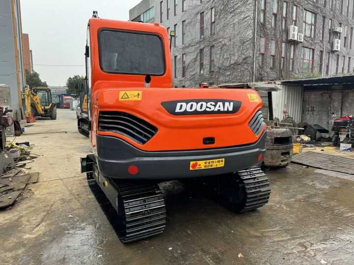 2022 Doosan DX75 Crawler Excavator