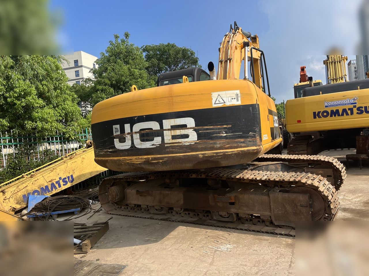 2020 JCB JS220LC Crawler Excavator