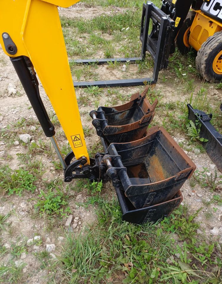 2022 JCB 19C-1 Crawler Excavator