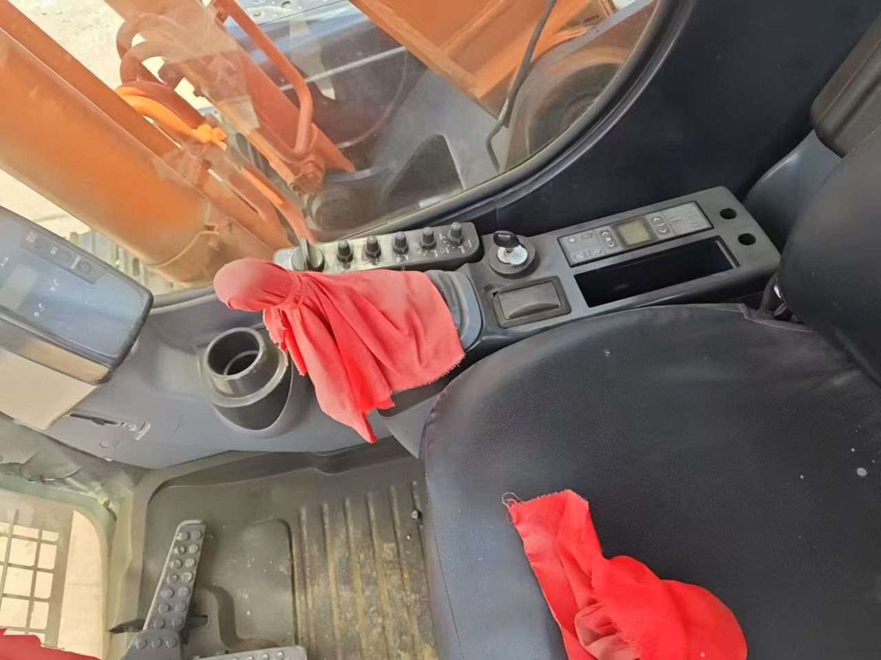 2020 Hitachi ZX160LC-7 Crawler Excavator