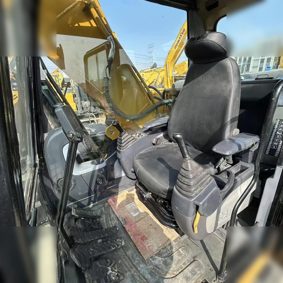 2025 Caterpillar 320D2 Crawler Excavator