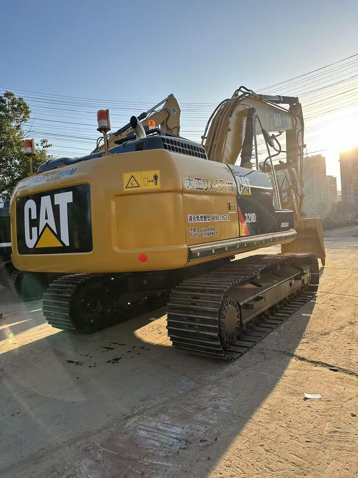 2015 Caterpillar 320D2 Crawler Excavator