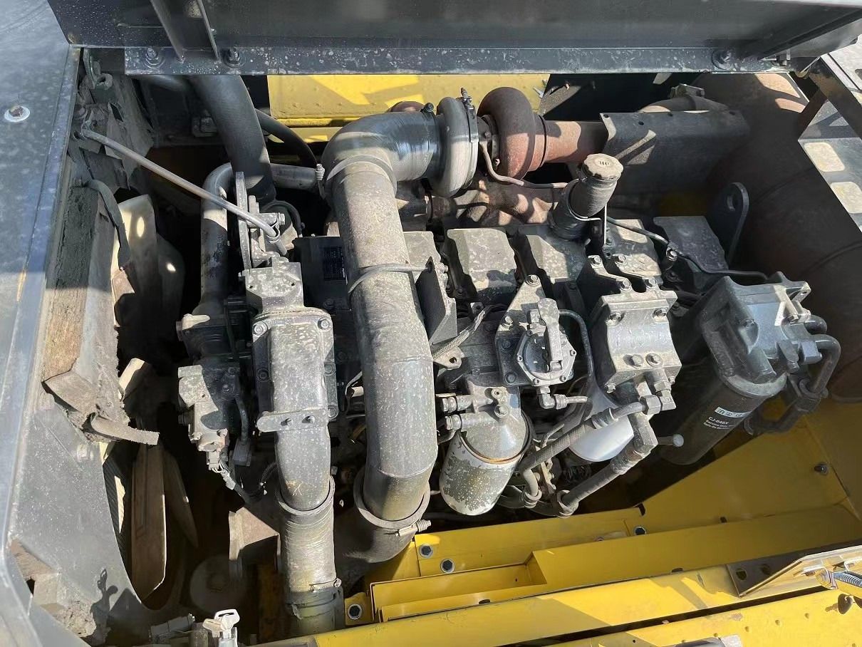 2019 Komatsu PC400-8 Crawler Excavator