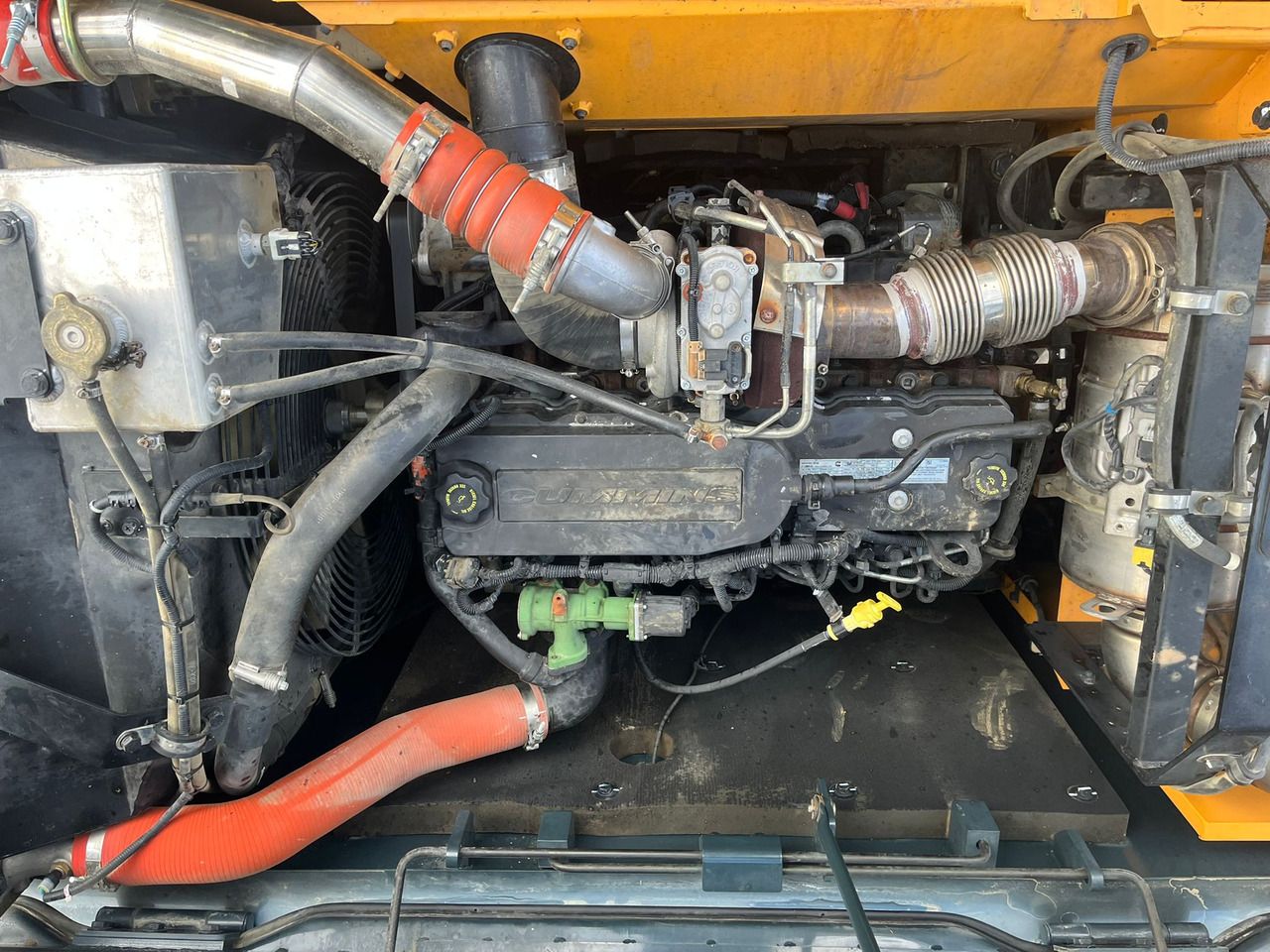 2016 Hyundai HX220L Crawler Excavator