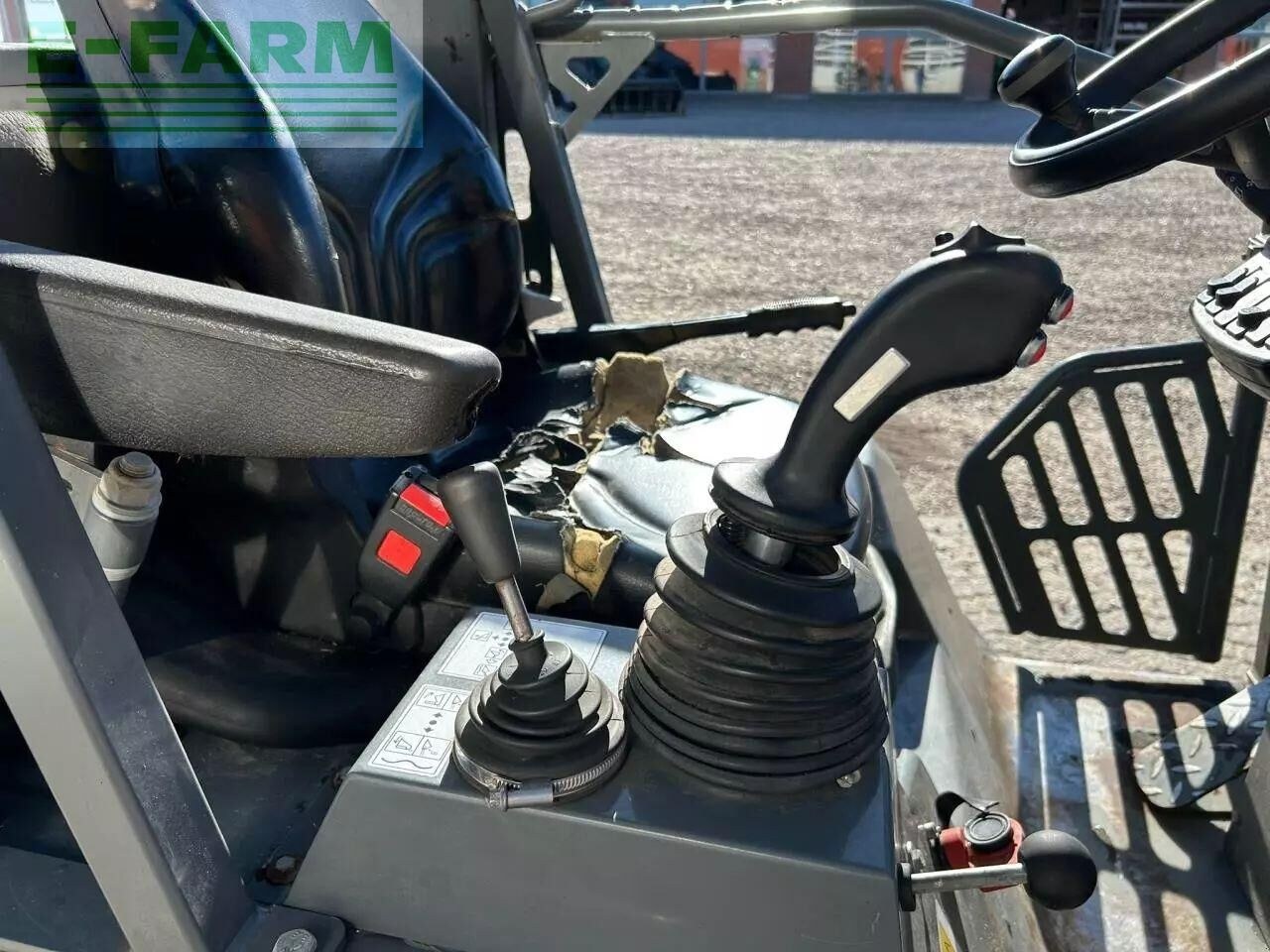 2016 Weidemann 1370 CX Mini Excavator