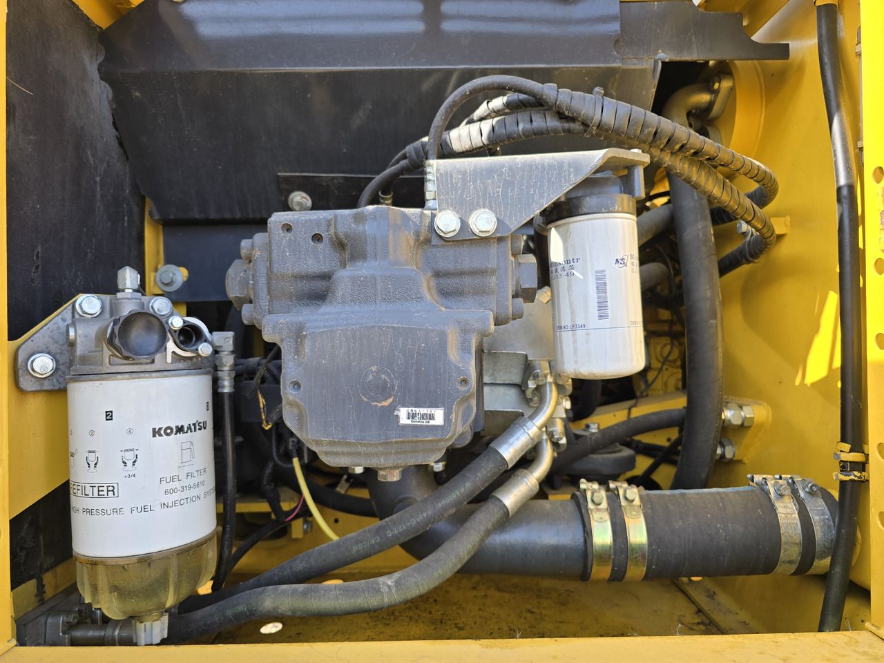 2024 Komatsu PC240-8 Crawler Excavator
