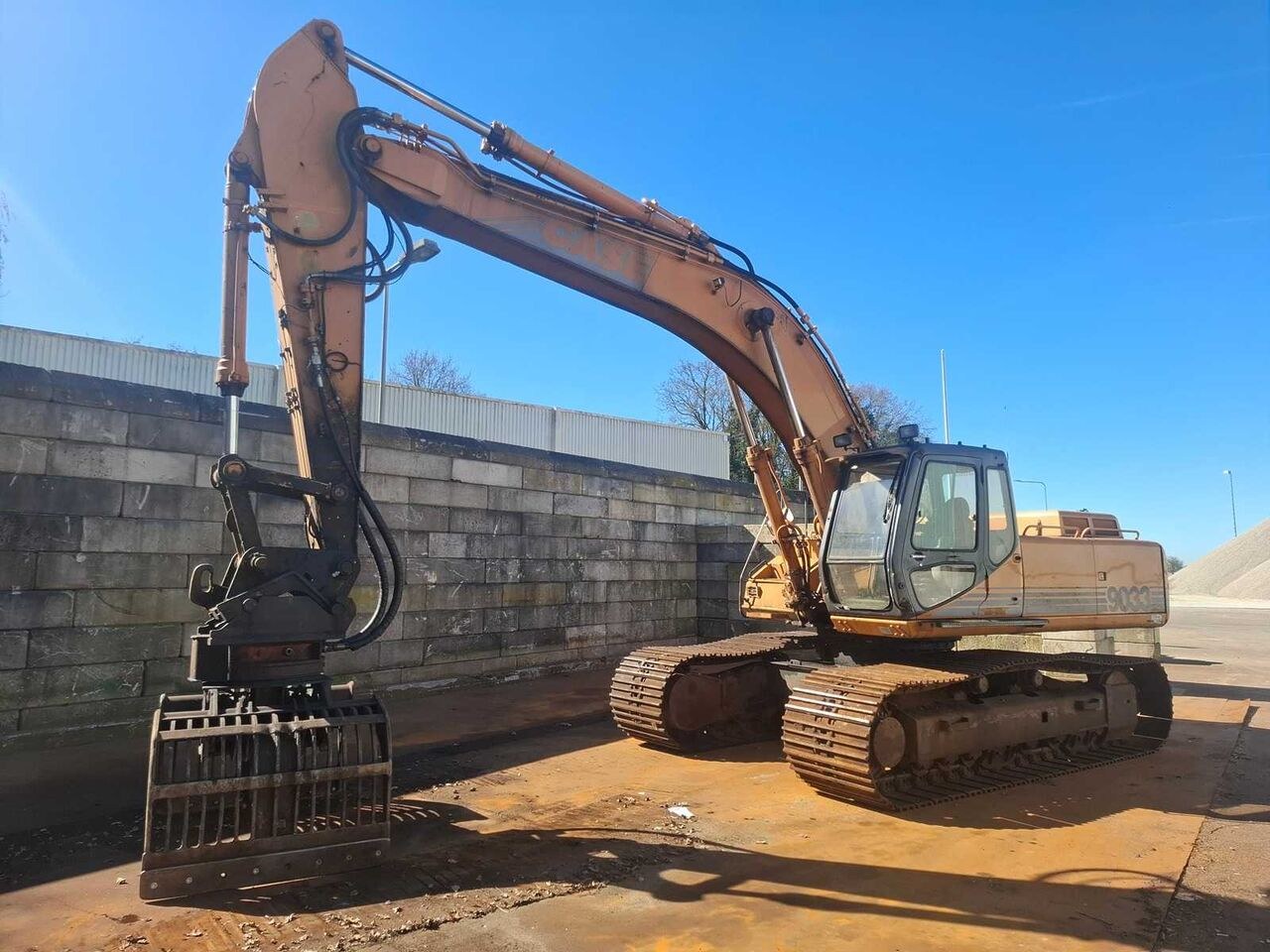 CASE 9033 Crawler Excavator