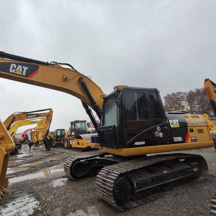 2016 Caterpillar 320D2 Crawler Excavator
