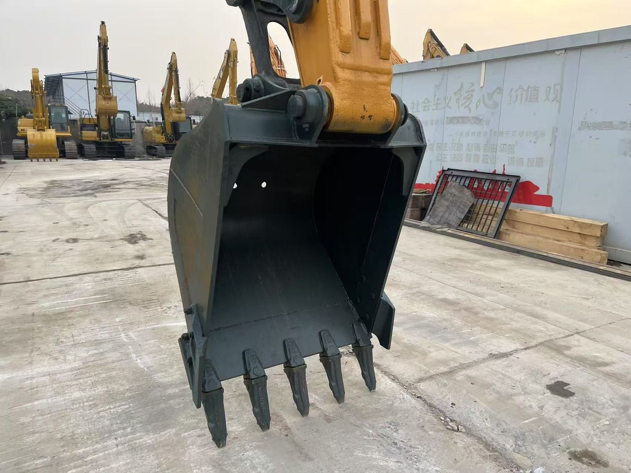 2024 Hyundai R220LC-9S Crawler Excavator