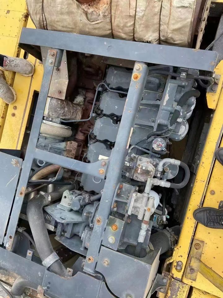 Komatsu PC600 LC-8 Crawler Excavator