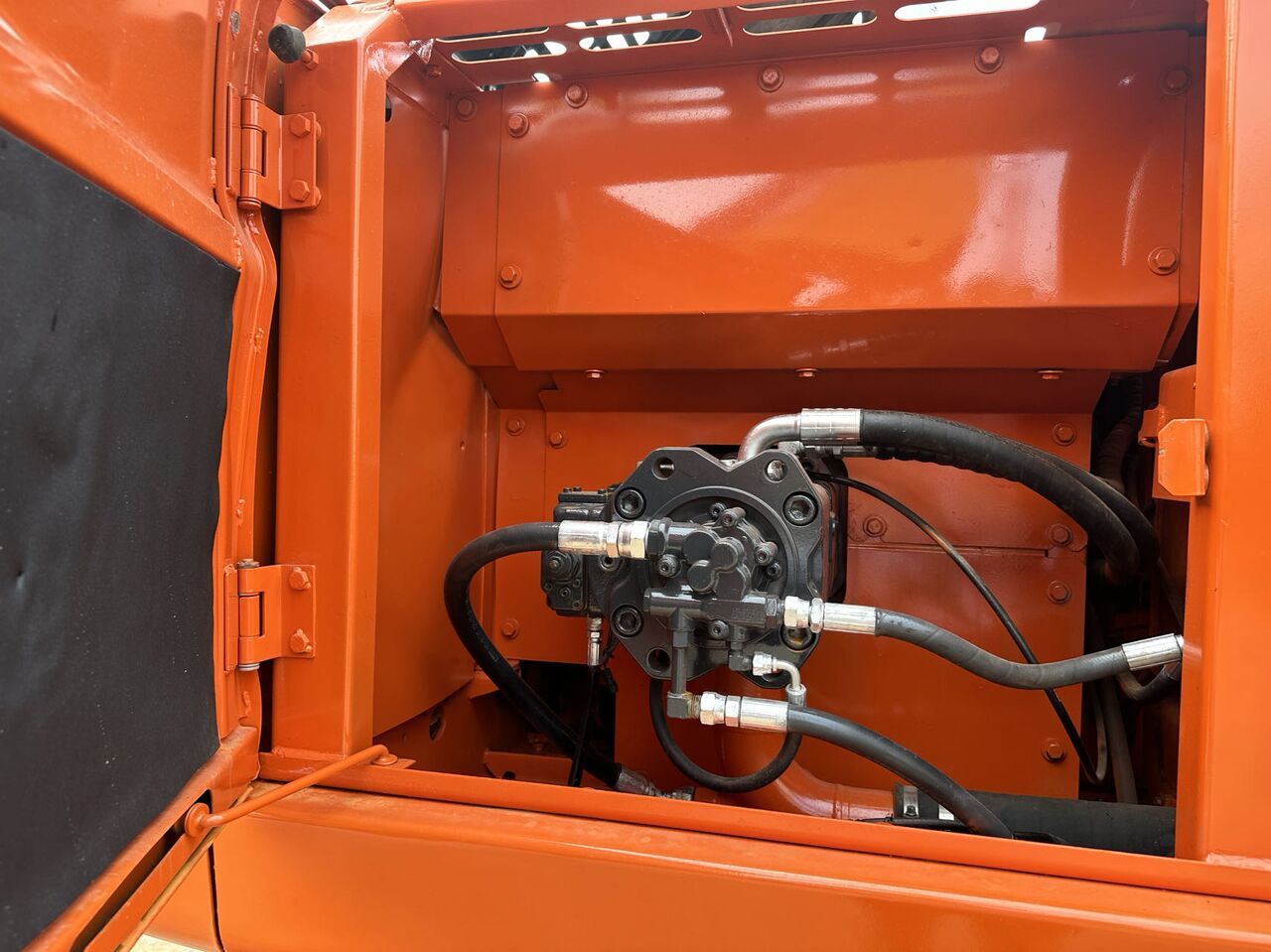 2023 Doosan DH225LC-7 Crawler Excavator