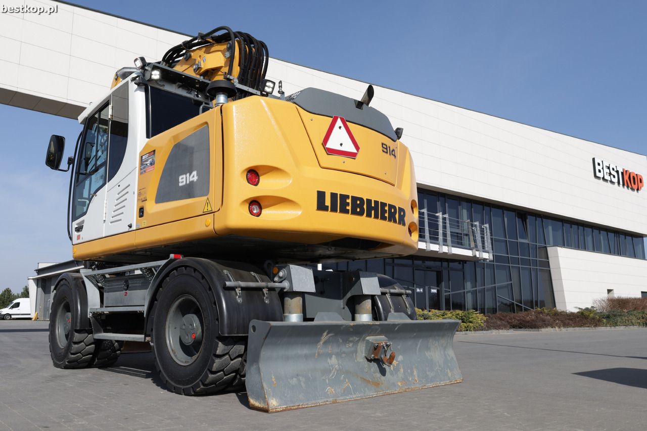2017 Liebherr A914 LITRONIC Wheel Excavator