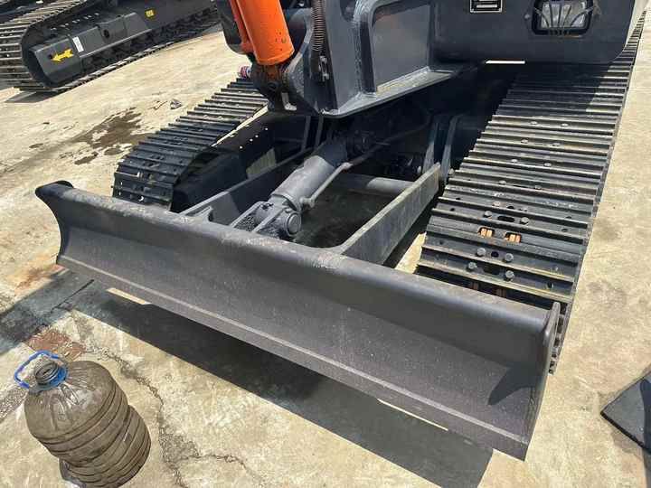 Doosan DH55, 2020 2020 Doosan DH55 excavator front blade and tracks