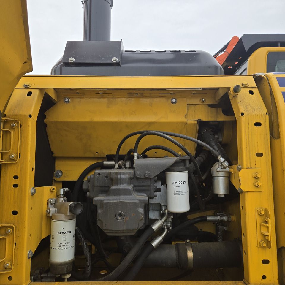 2023 Komatsu PC220-8 Crawler Excavator