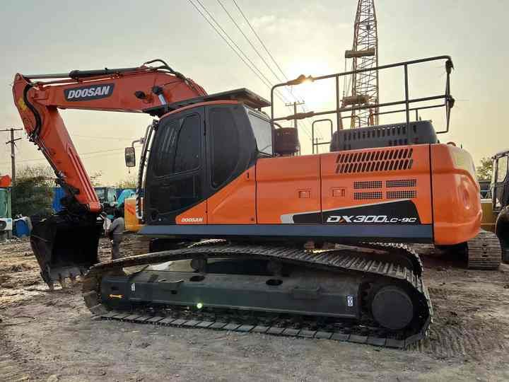 2024 Doosan DX300 Crawler Excavator