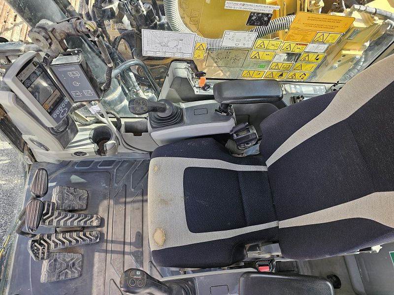2015 Caterpillar 323EL Crawler Excavator
