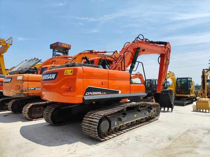 2020 Doosan DX225LC Crawler Excavator
