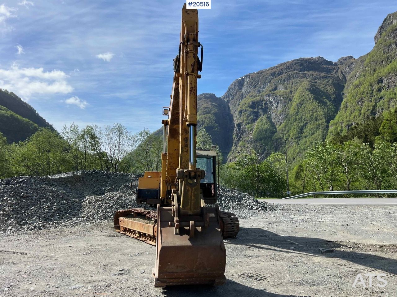 1998 Komatsu PC200-3 Crawler Excavator