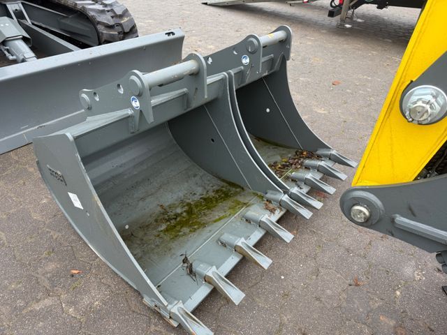 2025 Wacker Neuson ET90 Mini Excavator