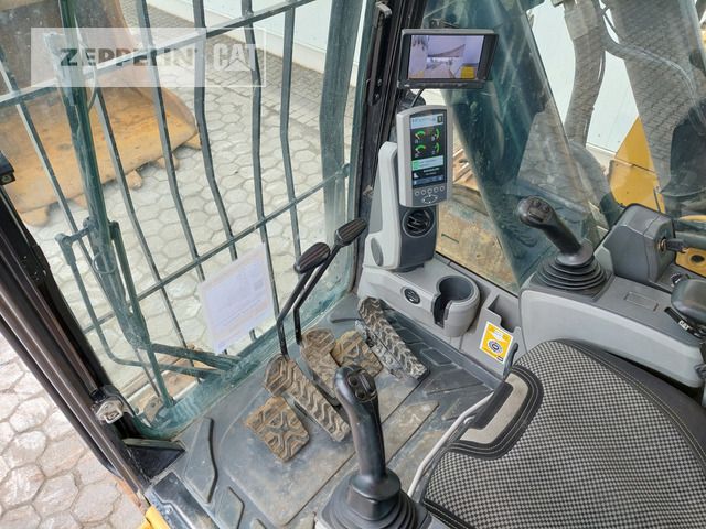 2019 Caterpillar 390FL Crawler Excavator