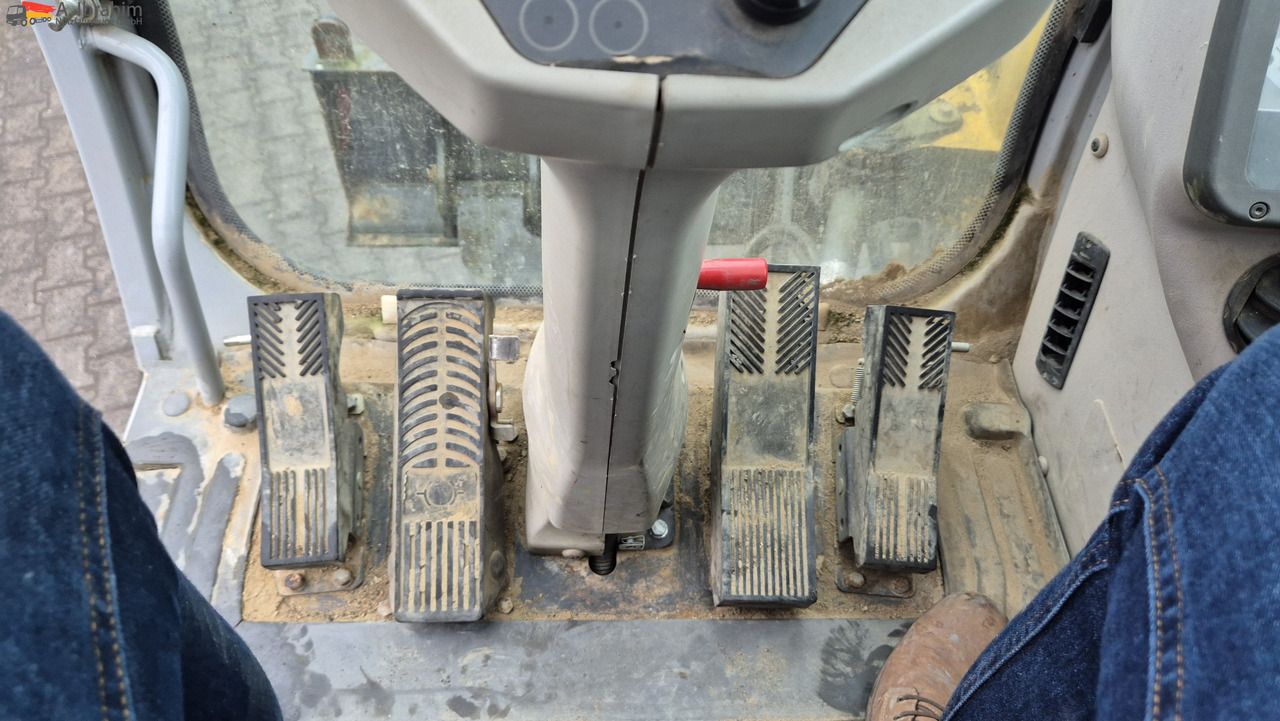2009 New Holland MH 2.6 Wheel Excavator
