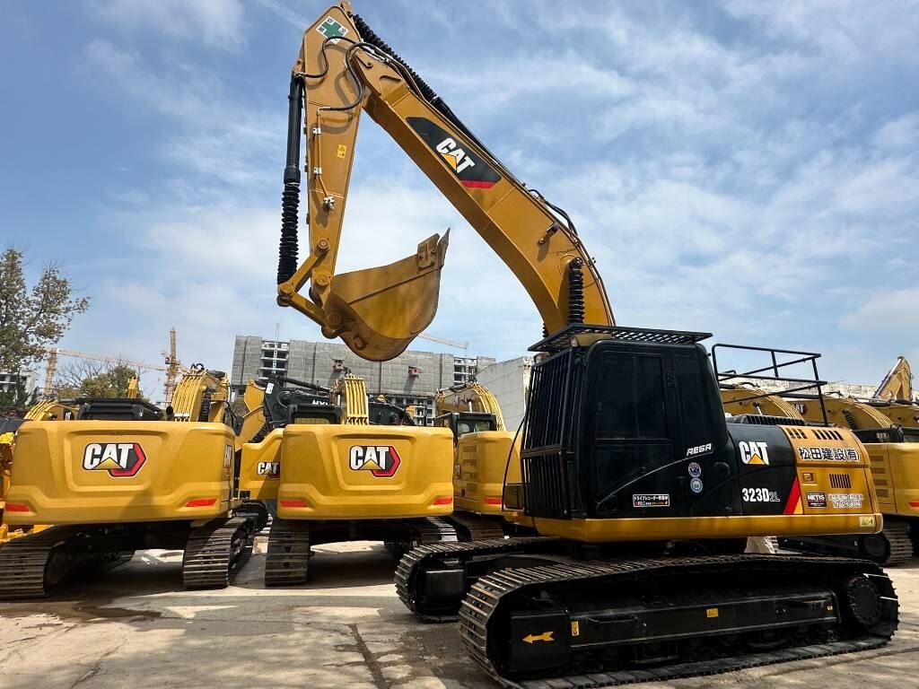 2024 Caterpillar 323D2L Crawler Excavator