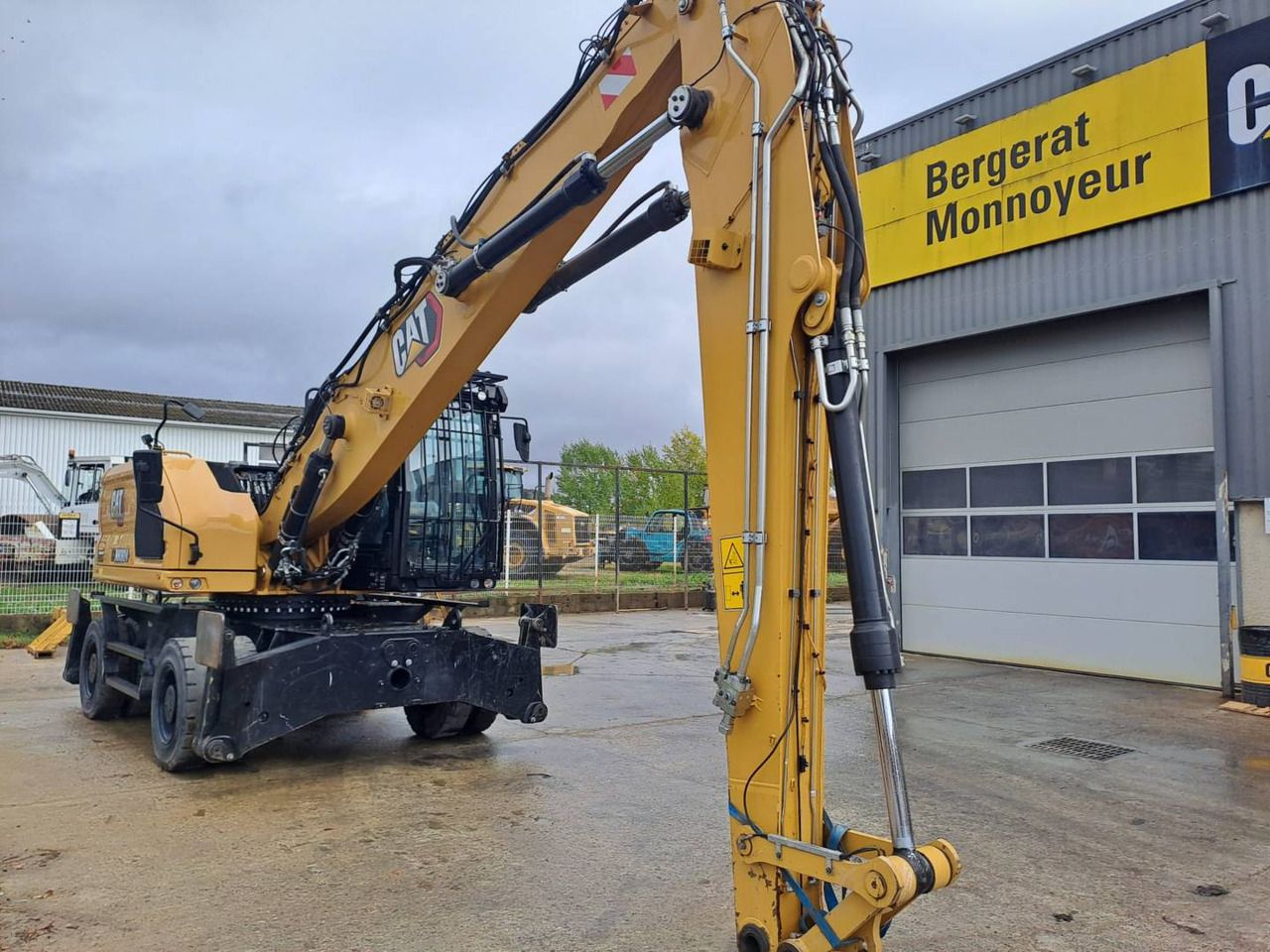 2021 Caterpillar MH3024 Wheel Excavator