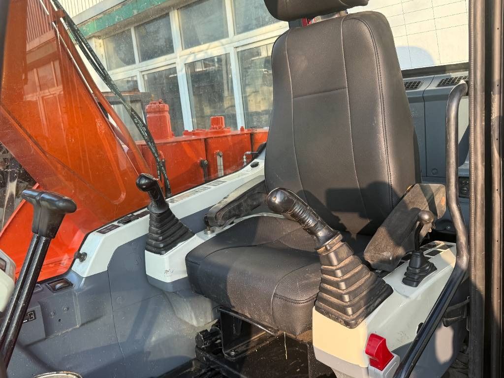 2025 Doosan DX75 Crawler Excavator