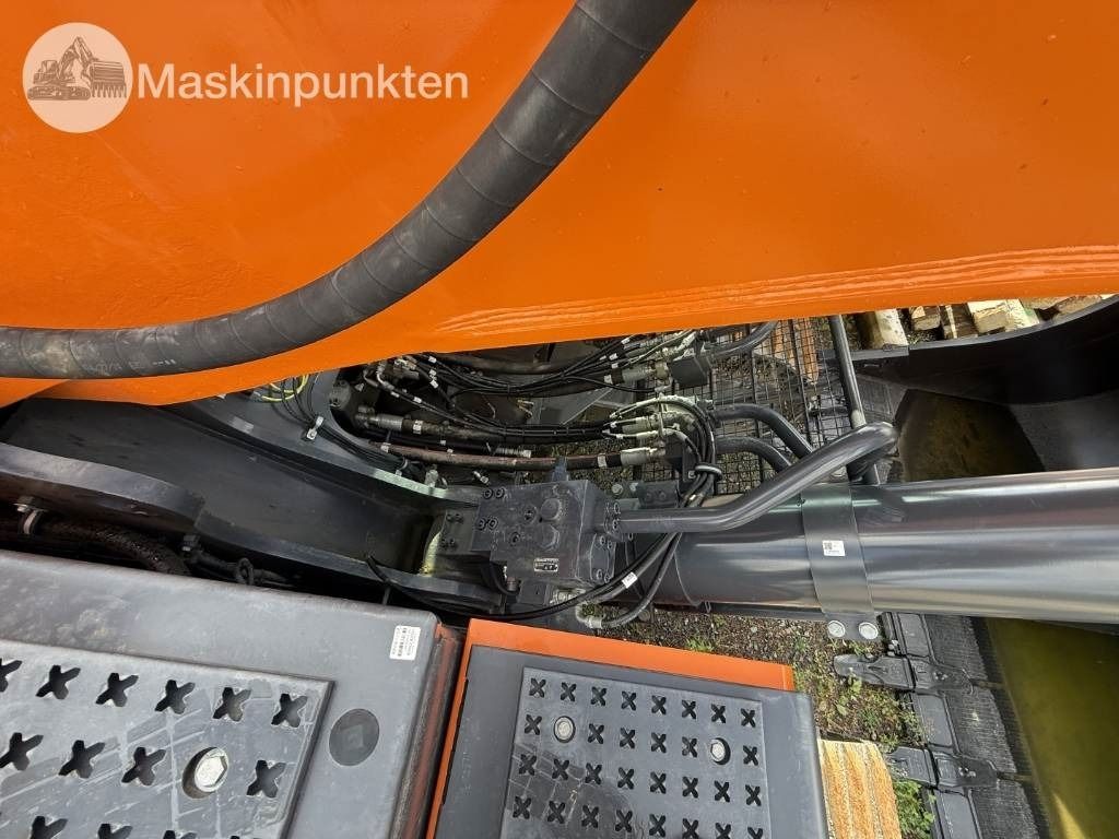 2025 Develon 800LC-7 Crawler Excavator