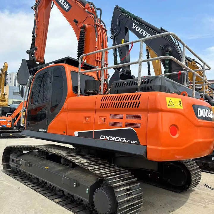 2020 Doosan DX300 Crawler Excavator