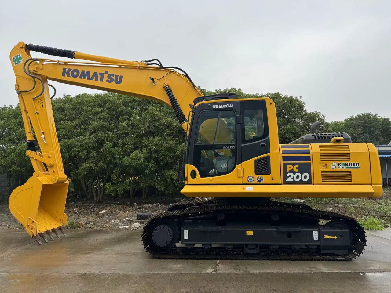 2023 Komatsu PC200-8 Crawler Excavator