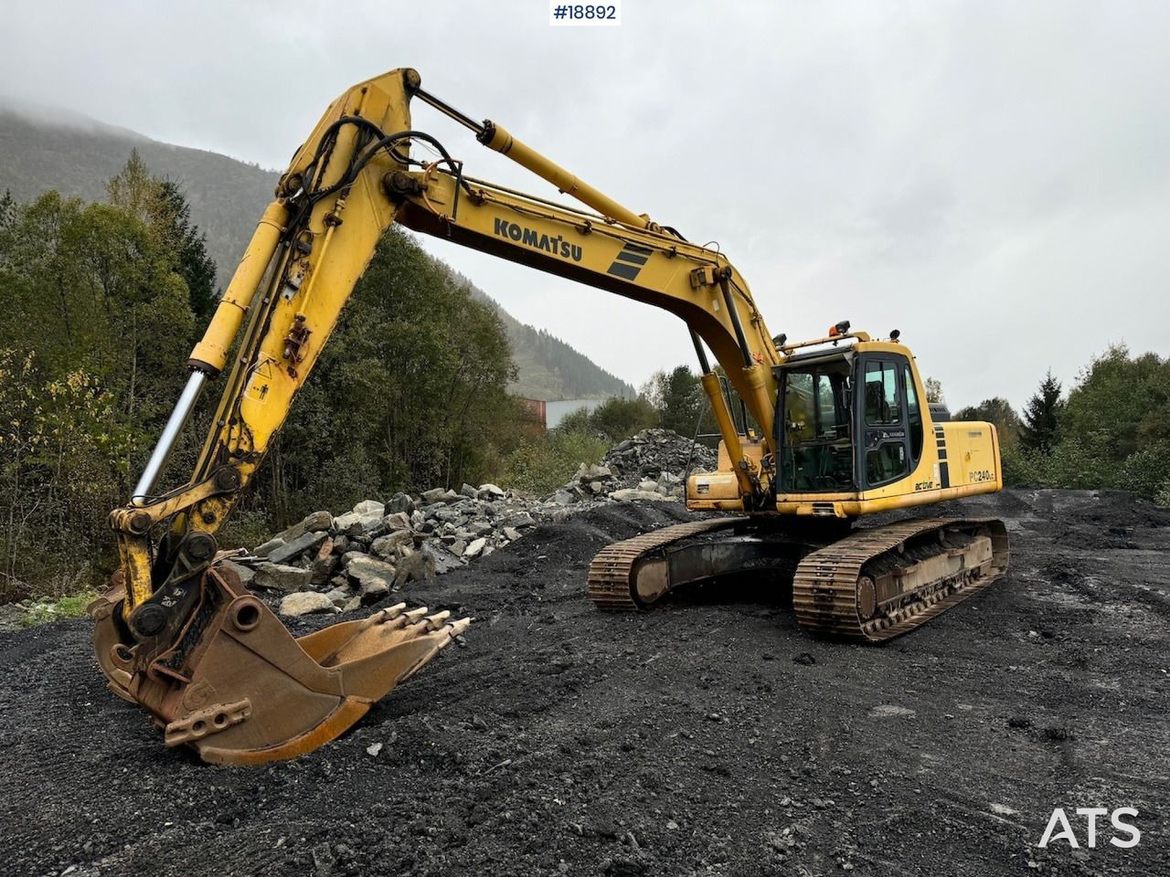 2001 Komatsu PC240LC-6K Crawler Excavator