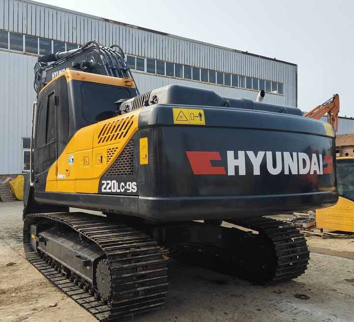 2016 Hyundai R220LC-9S Crawler Excavator